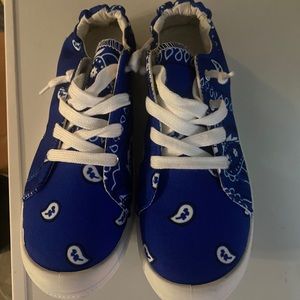 Blue bandanna slip on shoes
